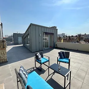 Apartament Penthouse W Private Rooftop And Free Parking, Budapesta